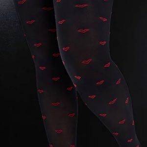 🆕 Betsey Johnson Black Red Heart Opaque Tights 1X
